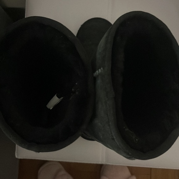 Ugg Boots - Picture 3 of 4